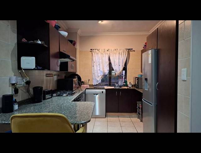 3 BEDROOM APARTMENT FOR SALE IN RAVENSWOOD